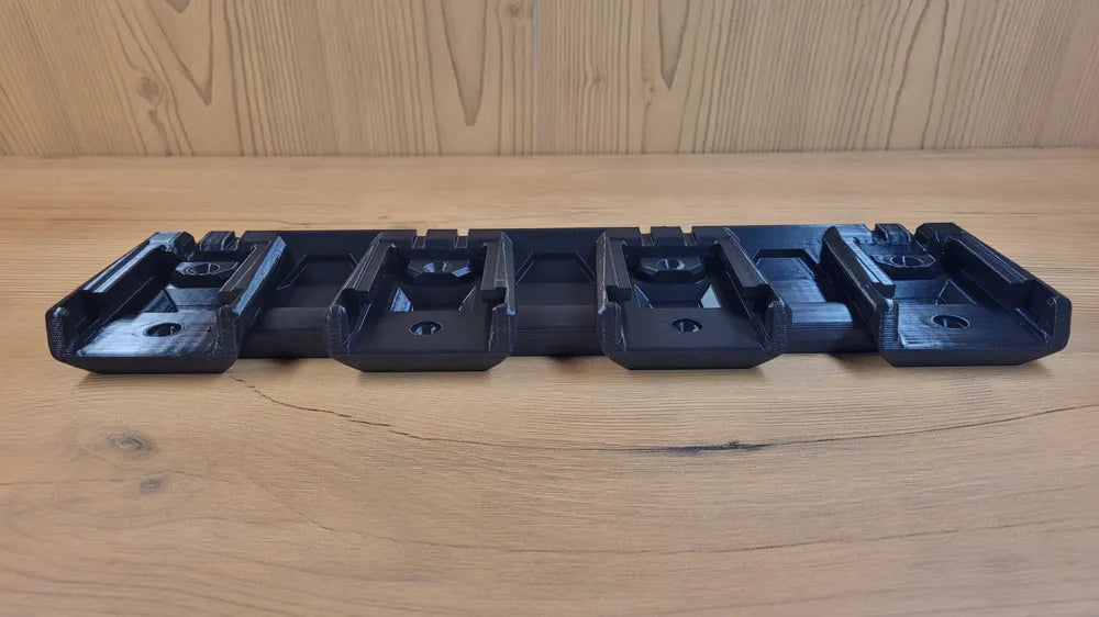 Milwaukee battery holder M18 - quadruple holder