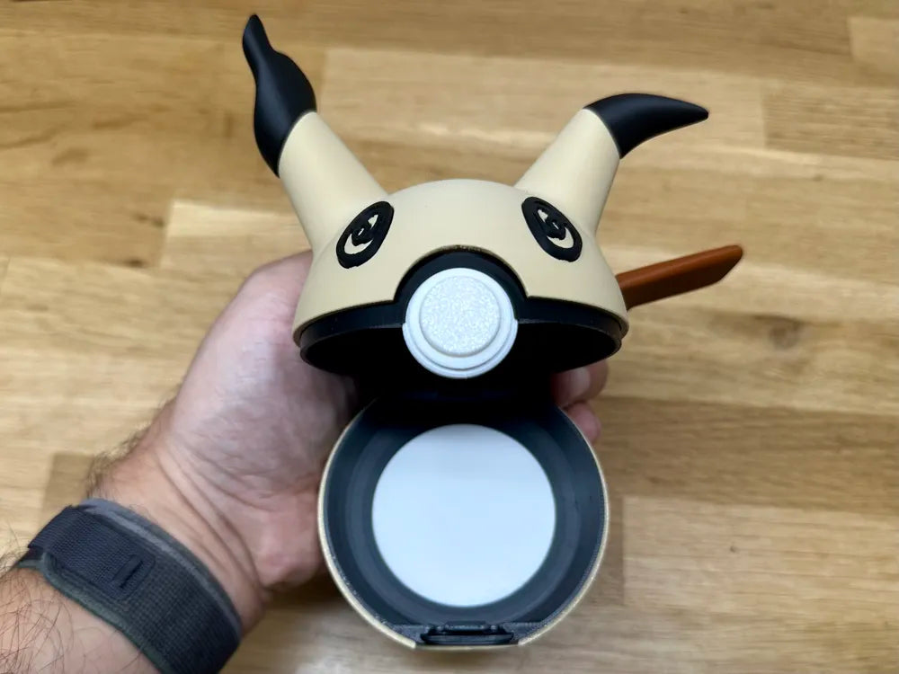 Mimikyu Pokeball