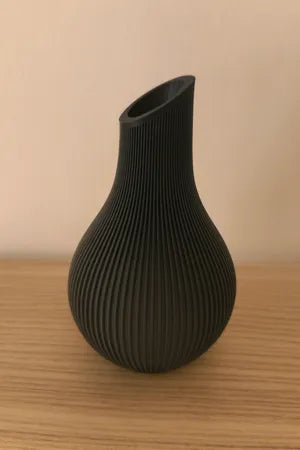 Shizu Vase